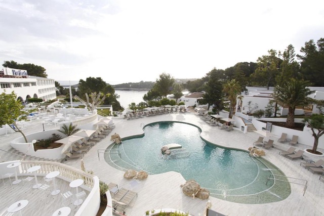 Asset Management Spain GestMadrid Cierra la venta del  Beach Club Hotel Portinatx